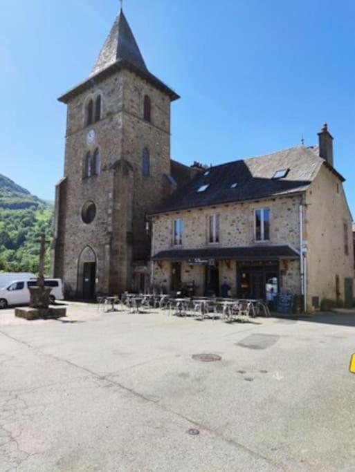 Saint-Jacques-des-Blats Maison Familiale Et Authentique מראה חיצוני תמונה
