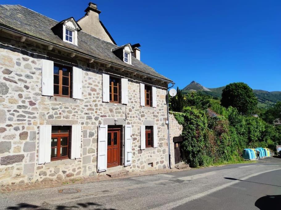Saint-Jacques-des-Blats Maison Familiale Et Authentique מראה חיצוני תמונה